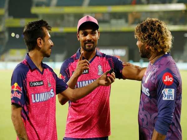 Rajasthan Royals bowler Sandeep Sharma (In centre) with Lasith Malinga and Yuzvendra Chahal