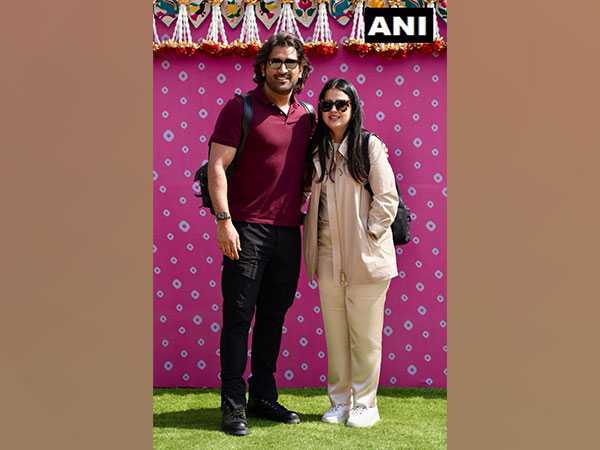 MS Dhoni and Sakshi (Photo: ANI)