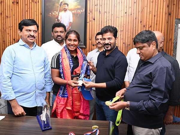 Telangana CM Revanth Reddy meets India U19 Women's cricketer Gongadi Trisha. (Picture: X/@revanth_anumula)